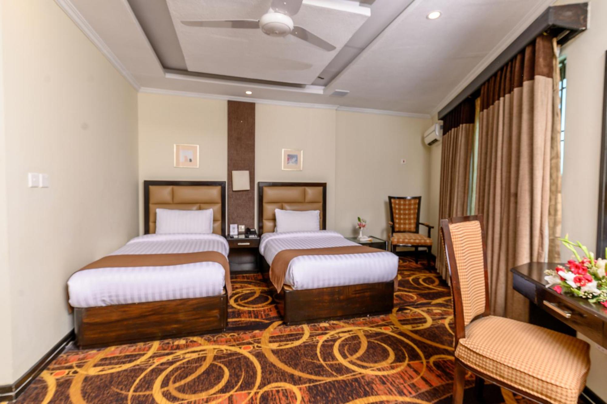 Hotel One أبوت آباد المظهر الخارجي الصورة
