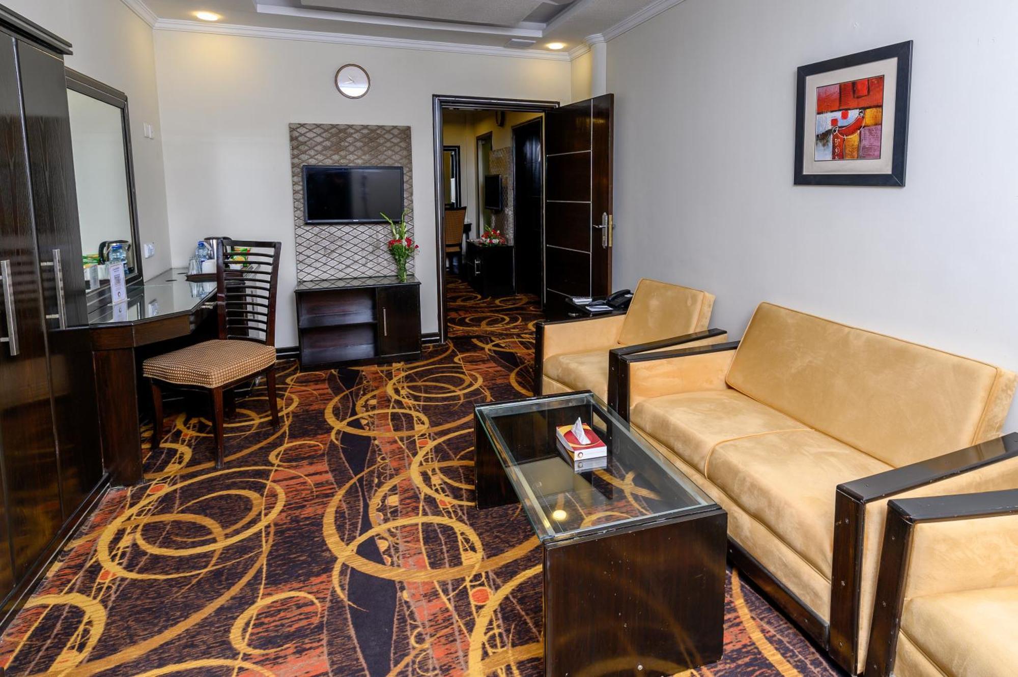 Hotel One أبوت آباد المظهر الخارجي الصورة
