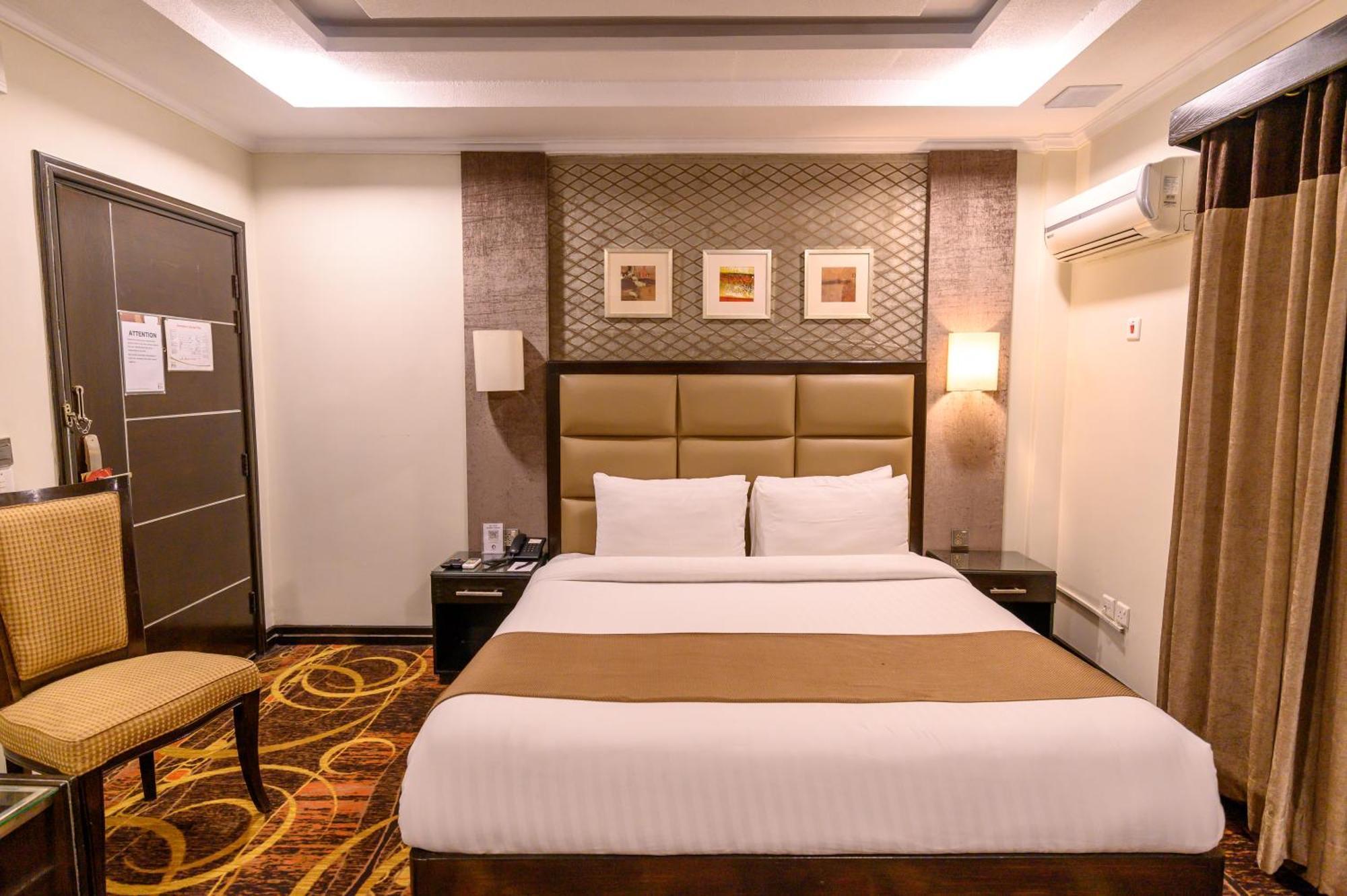 Hotel One أبوت آباد المظهر الخارجي الصورة