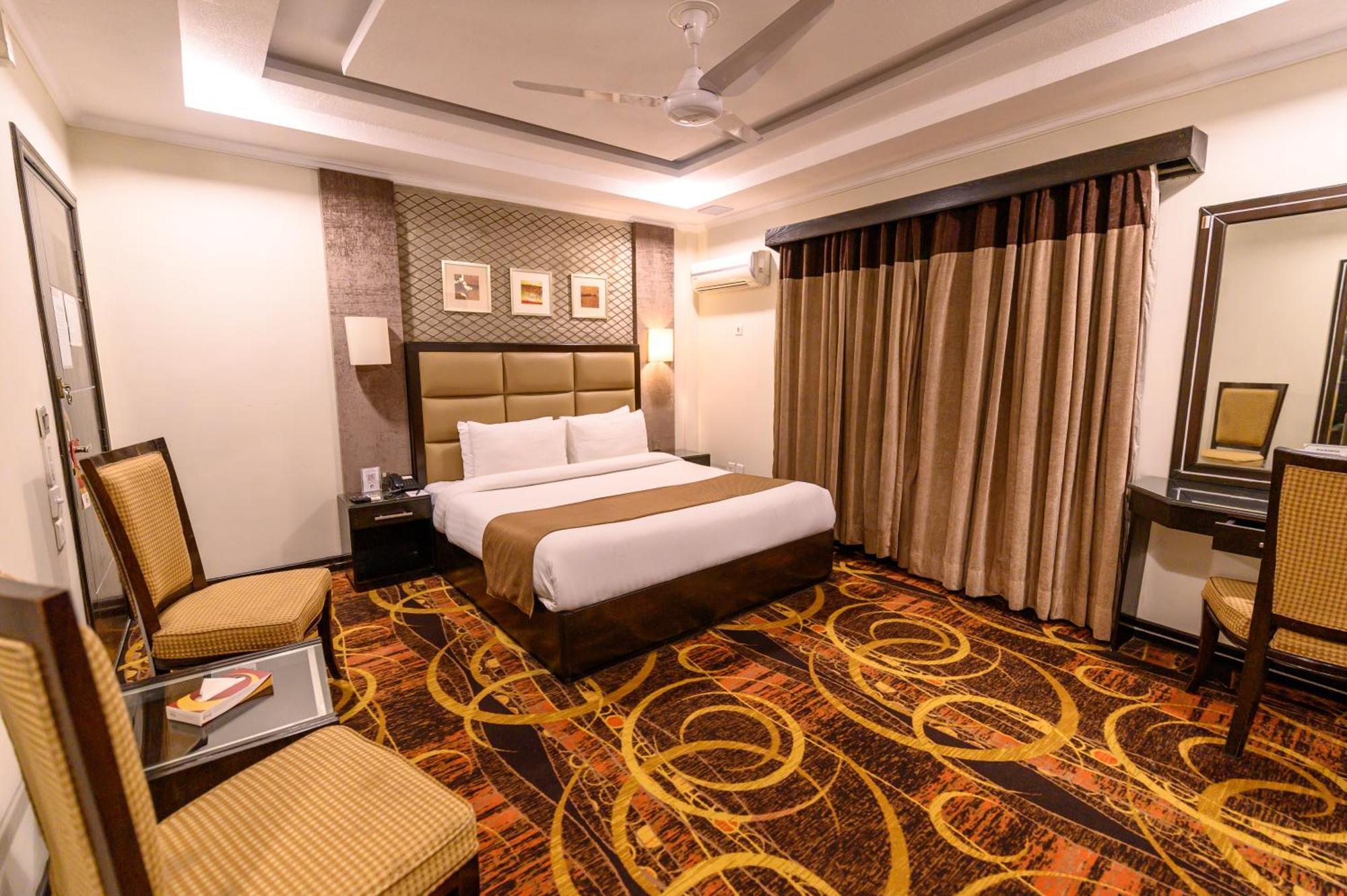 Hotel One أبوت آباد المظهر الخارجي الصورة