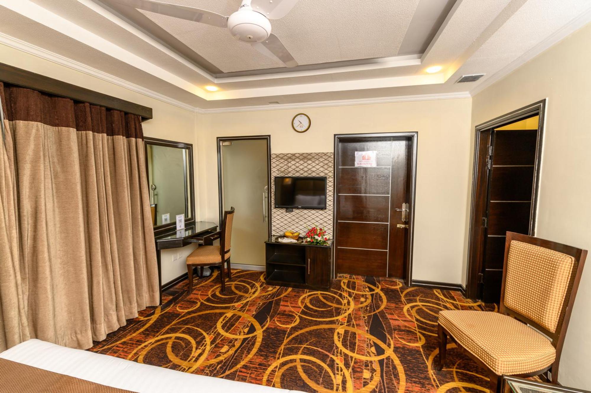 Hotel One أبوت آباد المظهر الخارجي الصورة
