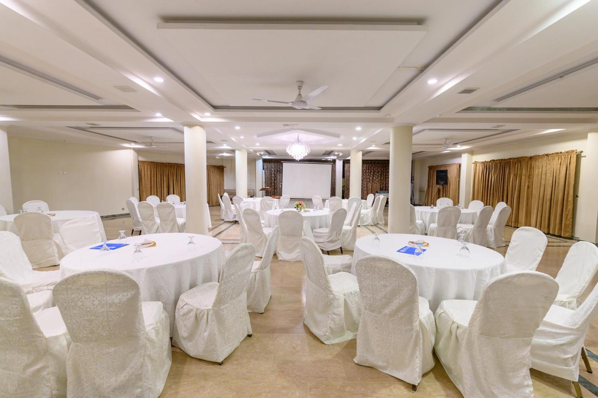 Hotel One أبوت آباد المظهر الخارجي الصورة