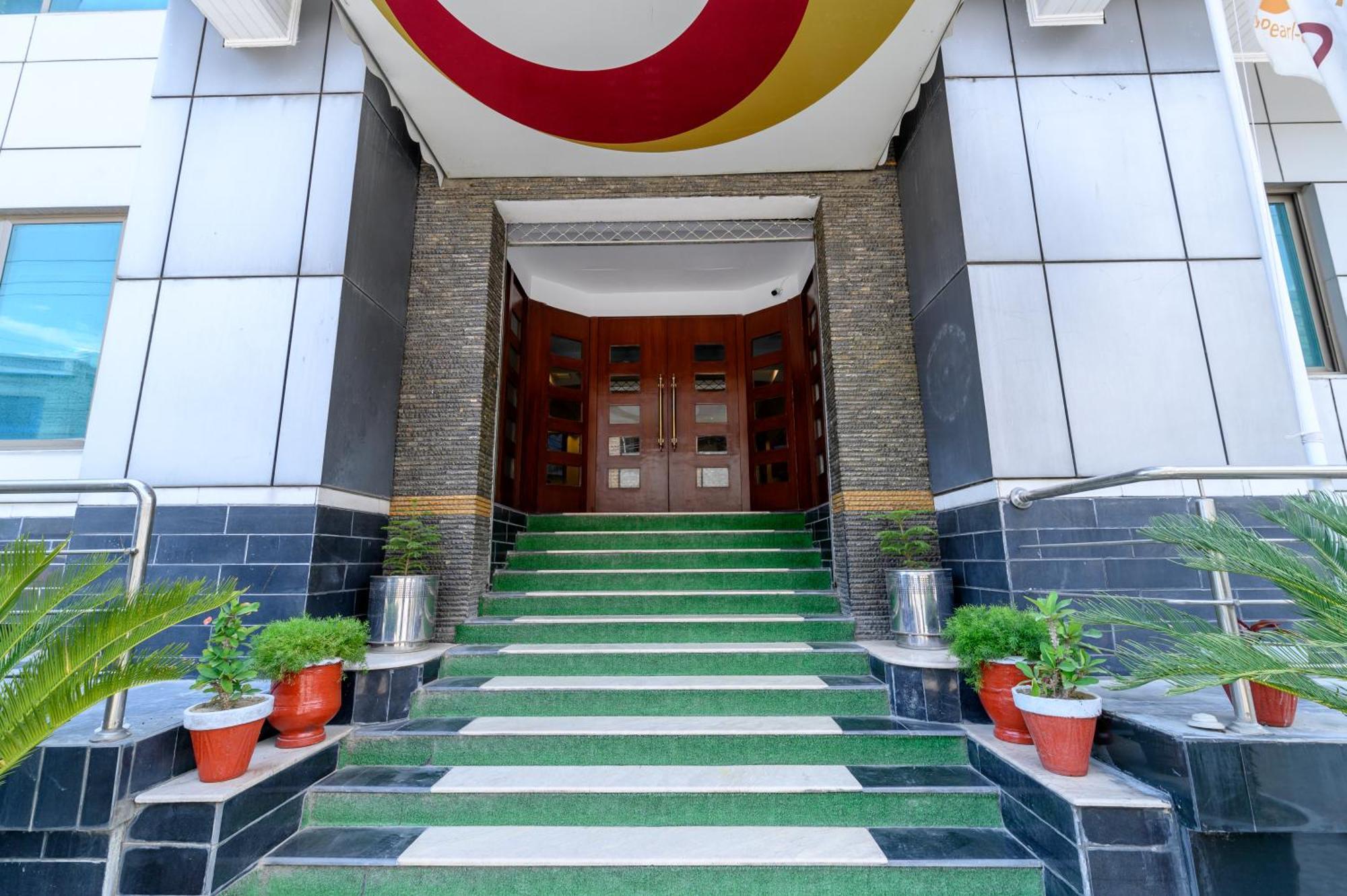 Hotel One أبوت آباد المظهر الخارجي الصورة